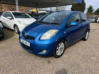 Used Toyota Yaris 69 HP (50 kW) 2011 Blue Hatchback