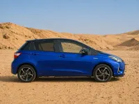Used Toyota Yaris Hybrid Design 2017 Blue Hatchback