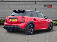 Używany Mini Cooper Comfort 134 KM (98 kW) 2024 Czerwony Hatchback