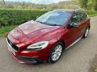 Używany Volvo V40 Pro 120 KM (88 kW) 2018 Czerwony Hatchback
