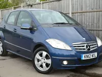 Begagnad Mercedes A180 Avantgarde 2012 Blå Halvkombi