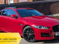 Używany Jaguar XE R-Sport 180 KM (132 kW) 2016 Czerwony Sedan/Limuzyna