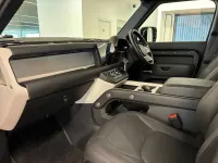 Second-hand Land Rover Defender HSE Dynamic 2024 Negru SUV