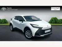 Begagnad Toyota C-HR 140 HK (102 kW) 2024 Vit SUV