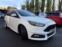 Used Ford Focus ST 250 HP (183 kW) 2017 White Hatchback