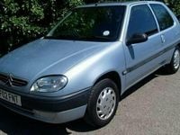 Begagnad Citroën Saxo 2002 Halvkombi