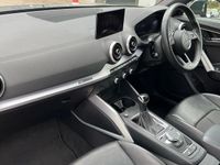 Usado Audi Q2 S-Line 150 CV (110 kW) 2023 Gris SUV