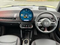 Usado Mini Cooper SE Hatch 158 kW (215 CV) 2025 Amarillo Utilitario
