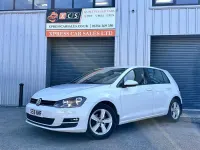 Usado VW Golf VII Edition 110 HP (80 kW) 2016 Branco Citadino