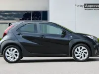 Used Toyota Aygo X PURE 72 HP (52 kW) 2024 Black SUV