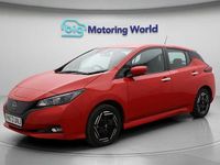 Begagnad Nissan Leaf Acenta 110 kW (150 HK) 2022 Röd Halvkombi