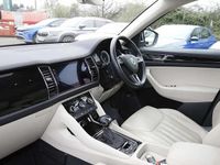 Used Skoda Kodiaq LAURIN & KLEMENT 187 HP (137 kW) 2019 Brilliant silver metallic SUV