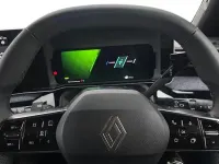 Used Renault 4 E-Tech Komfort 110 kW (150 HP) 2025 Green SUV