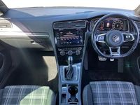 Begagnad VW Golf VII GTD 184 HK (135 kW) 2019 Vit Halvkombi