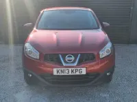 Usado Nissan Qashqai Acenta 117 HP (86 kW) 2013 Vermelho SUV