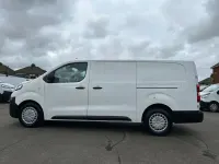 Usado Vauxhall Vivaro 100 CV (73 kW) 2021 Blanco Monovolumen