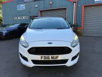 Begagnad Ford S-MAX Sport 2016 Vit Minibuss
