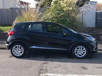 Used Renault Captur Iconic 90 HP (66 kW) 2017 Black SUV