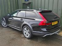 Used Volvo V90 CC Pro 235 HP (172 kW) 2017 Black Estate