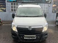 Used Vauxhall Movano 125 HP (91 kW) 2015 White MPV