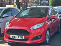 Used Ford Fiesta Zetec 125 HP (91 kW) 2015 Red Hatchback