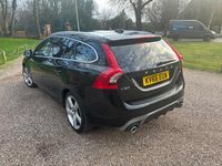 Usado Volvo V60 R-Design 2016 Negro Familiar