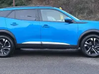 Begagnad Peugeot 2008 Allure Premium 2020 Blå SUV