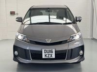 Usado Toyota Prius 2023 Gris Utilitario