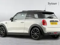 Usado Mini Cooper D Hatch 114 HP (83 kW) 2017 Prateado Citadino