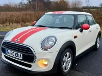 Used Mini Cooper Hatch 134 HP (98 kW) 2016 White Hatchback