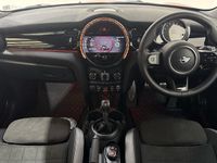 Używany Mini John Cooper Works Hatch 231 KM (169 kW) 2021 Czerwony Hatchback