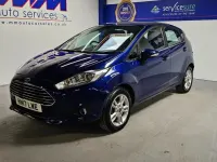 Usado Ford Fiesta Zetec 2017 Azul Utilitario