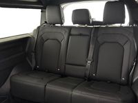 Used Land Rover Defender SE Dynamic 250 HP (183 kW) 2026 Carpathian grey SUV