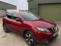 Used Nissan Qashqai N-Connecta 115 HP (84 kW) 2016 Red SUV