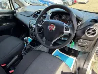 Used Fiat Punto Pop 69 HP (50 kW) 2015 White Hatchback