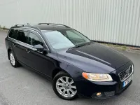 Used Volvo V70 SE 2010 Blue Estate