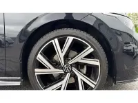 Second-hand VW Golf VIII R-line 150 CP (110 kW) 2022 Negru Hatchback