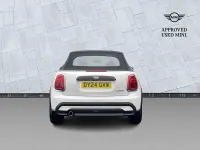 Used Mini Cooper Classic 134 HP (98 kW) 2024 White Hatchback
