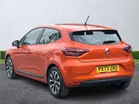Used Renault Clio Evolution 145 HP (106 kW) 2023 Orange Hatchback
