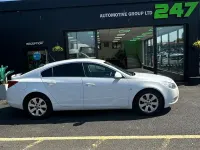 Used Vauxhall Insignia SRi 2011 White Hatchback