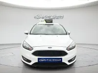 Used Ford Focus Zetec 123 HP (90 kW) 2015 White Hatchback