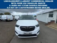 Używany Vauxhall Combo S 100 KM (73 kW) 2023 Biały Minivan