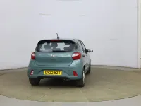 Usado Hyundai i10 SE 67 CV (49 kW) 2022 Verde Utilitario