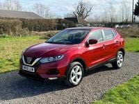 Used Nissan Qashqai Acenta 110 HP (80 kW) 2018 Red SUV