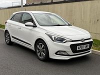Used Hyundai i20 Premium 84 HP (61 kW) 2017 White Hatchback