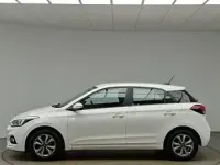 Used Hyundai i20 SE 84 HP (61 kW) 2019 White Hatchback