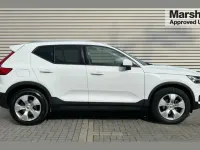 Used Volvo XC40 Momentum 161 HP (118 kW) 2020 White SUV