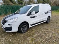 Used Peugeot Partner 2018 Alpine white MPV
