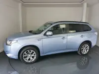 Used Mitsubishi Outlander P-HEV 200 HP (147 kW) 2015 Blue SUV