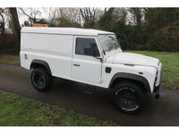 Usado Land Rover Defender 122 HP (89 kW) 2010 Branco SUV